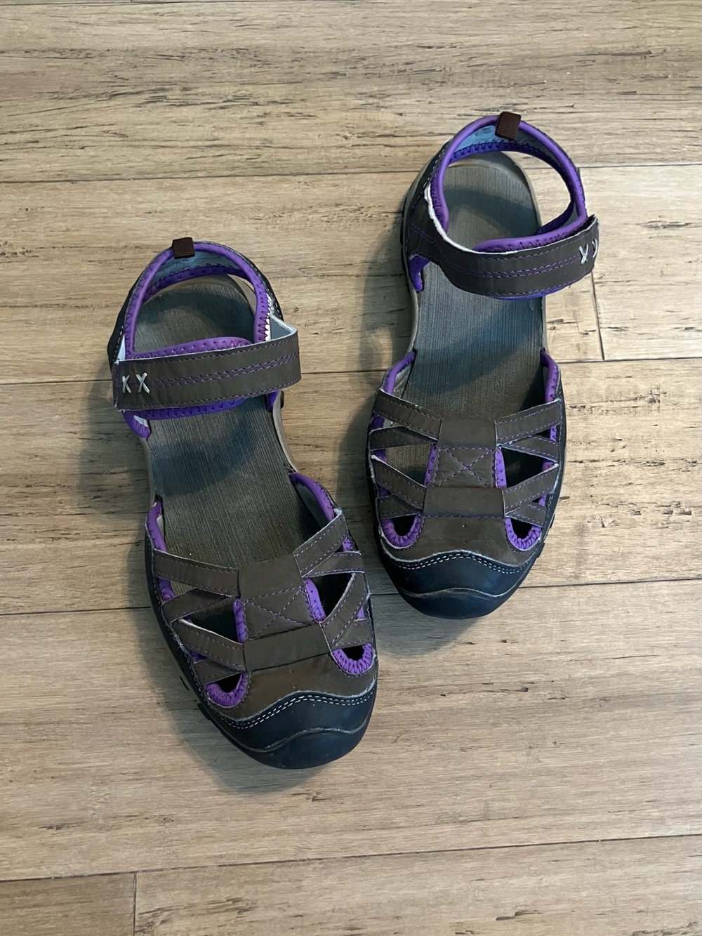 Northside grey/purple trim women slingback women’s outdoor sandals size 10